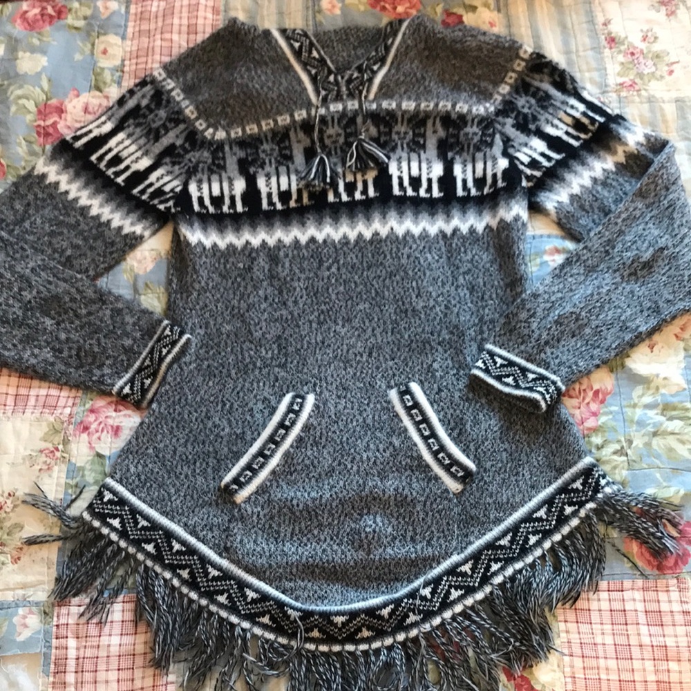 Women’s Alpaca Long Sleeve Sweater Peru Small